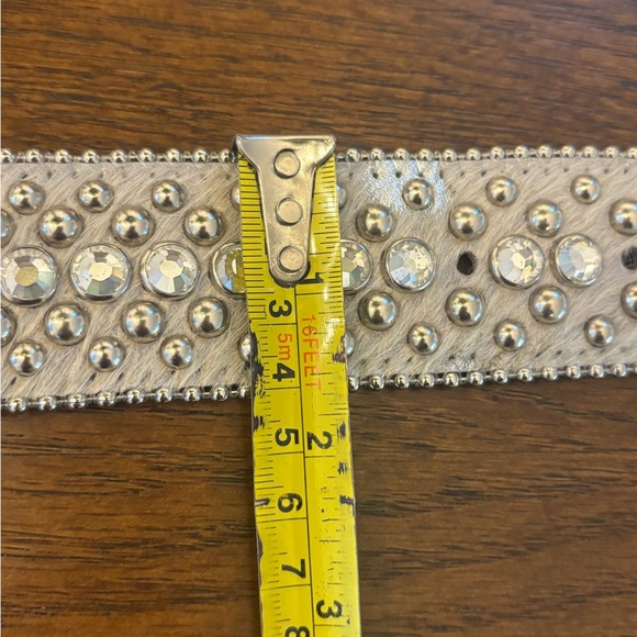 b.b. Simon
Rare b.b. Simon Elegant Silver Studded Belt - Picture 7 of 11